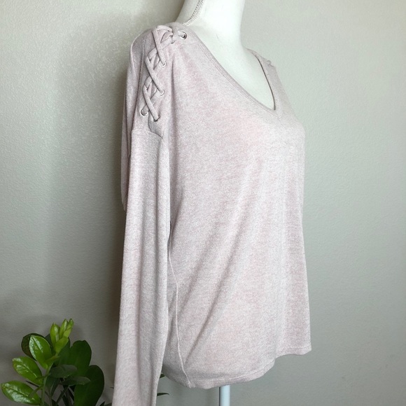 Express Braided Shoulder Longsleeve - Picture 2 of 5